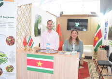 Abdelilah Saib and Armilia Tojosemito Amatredjo from the Republic of Suriname embassy make a first appearance at SIAM. They share the Moroccan market could be interested in Surinamese fruit, especially bananas.