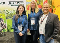 L-R: Paola Martin, Michelle Deleissegues, Eric Valenzuela of Gem-Pack Berries.