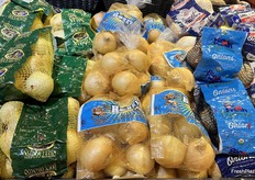 Many sweet onions from Peru, Texas and Georgia.