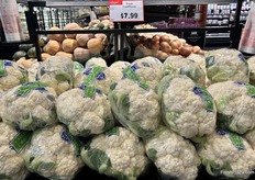 Large heads of cauliflower from the U.S.