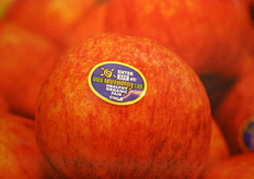 Nature and More logo on Chilean apples. This logo can only be found on products that are produced with less CO2 emission