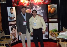 Northwest Cherries / Washington State Fruit Commission : B.J. Thurlby (President) en Tom Corah Merchandising Respresentative