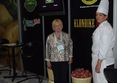 "Mackay en Hughes . .. Jane Oliver-Brown en Carrie-Ann Howells . .” The once small business has now become a full service, leading edge company that has a reputation build on groundbreaking research and development, superior products, and complete involvement in every aspect of potatoe production."