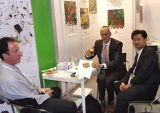 Jan Doldersum from the International operating seedcompany Rijk Zwaan with his Asian relations.