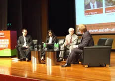 A panel discussion during the congres with John Hey (Asiafruit Magazine Australia), Isabel Quiroz and Dr. Des O'Rourke from Belrose Inc. Leaded by Chris White.