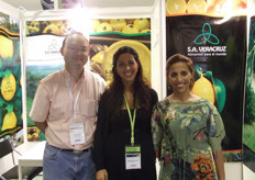 Argentinian charm mixed with Latin business; a convincing concept. Representatives from S.A. Veracruz accompanied by their chinese translator.