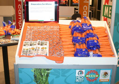 Zan Alfonso presents fresh carrots