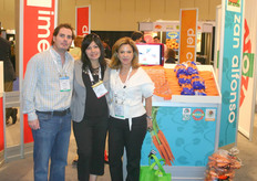 Daniel, Maria and Eugenia together with the Zan Alfonso carrots