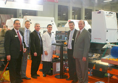 A part of the Maf team presents the new INSIGHT NIR Plus. The system is a very high technologyworking in Full Transmission which makes it able to detect the smallest internal defects in fruit. Philippe Blanc (Président Directeur Général - Fondateur du Groupe MAF Roda Agrobotic), Christophe Blanc (Directeur Général Roda Iberica), Louis Gil (Engineer from Spain-develop Viotec), Roberto Ferrer (Soc GINER SA), Fabrice Blanc (Export Sales Manager MAF Agrobotic), Didier Izard (Export sales Manager Roda Iberica)