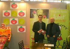 Vincent Lehallier and Daniel Corbel of Cardell promoting the organic apple: Juliet.