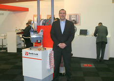 Wouter Reijndorp from Kwik Lok, next to him the bag closing equipment.