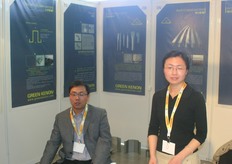 The team of Tianji Green Kenon promotes the parts to build a greenhouse.