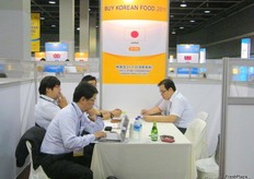 Japanese buyers waiting for their next client