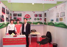 The team from Longyuanhong Fruits