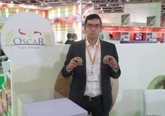 Pierre-Olivier Machu from Prim'land promotes the Oscar Kiwi Fruits