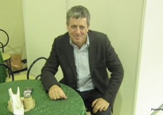 Itzhak Vizenberg from Arava Export Growers visits the show