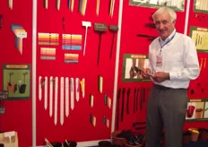 Alan Bradley, Tyne Moulds & Machinery Co. explains about the heavy duty pot and stake labels.