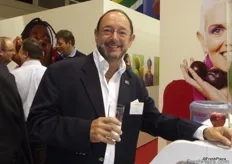 Roy Fine from Afrifresh busy at the South African stand.