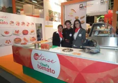 Sabiha Shakil, Marnix Lange (cook) and Laura Santamaria from Nunhems