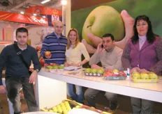 Ms. Julka Toskic, Delta Agrar´s head of Agro Service and Marketing with the rest of the team at the Fruit Logistica