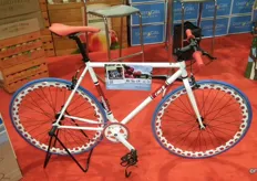 This bike can be won, wen you buy cherries from CMI and send in a nice photo. There is only one bike like this in the world.