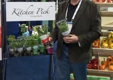 Steve Pelton grower of Fresh Herbs for Oppenheimer. www.kitchenpaick.com