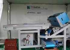 They were presenting their new sorting machine, which uses sensors to sort the unwashed potatoes. This has come about through their partnership with Tomra.