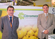 Mr.Fabian Zavalia (packing manager) with Mr.Jose Bertolotti (Fresh Fruit Division, Commercial Manager) of Citromax- Argentina