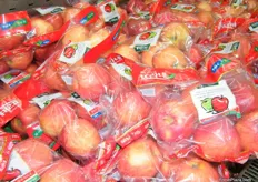smaller sizes of apples are also available