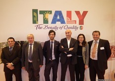 Carlos Soto (Agrofruit), Luciano Trentini (CSO), Frederico Milanese (CSO), Roberto Graziani (Graziania), Ana Femer (Graziani) and Loris Martinelli (Allegra) at Italy's stand.