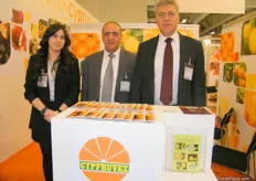 Cemal Redif (right) with Ebru and Mehmet Beykan)of Cypfruvex- Cyprus