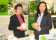 Ms. vanna with Waraporn Manusrungsri (export manager) of KFresh- Thailand