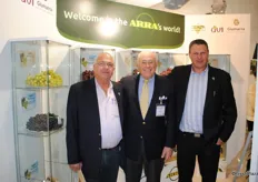 Shachar Karniel (Grapa Varieties), John Giumarra (Giumarra Vineyards) and Rafi Karniel (Grapa Varieties) were happy to sign a contract with four Egyptian companies as their agent for the Arra varieties under the name of NFC. The companies involved are: Agrostar, Technogreen, Fata and Yara.