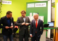 We were going to take a picture, but not before we button up... With Edwin Droogendijk and Johan de Wit.