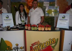 Sergio Sabillon of EDJ Agricola in the Honduras stand. EDJ specializes in providing peppers to processors who make salsas.