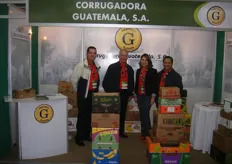 Byron López and team of Corrugadora Guatemala, S.A. They provide cartons, boxes and packaging for melon, banana and vegetable exporters in Latin America.