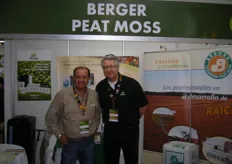 Martín Barrera and Benoit Corbeil of Berger Peat Moss. Based in Quebec, they were promoting their peat moss to the vegetable-growing market in Latin America.