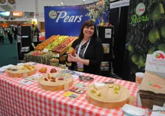 Cristie Matter from Pear Bureau Northwest sampling pear in combination with cheese.