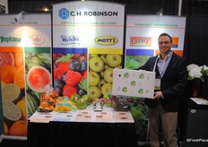 Fran Bigley from CH Robinson promoting the organic line and the Ecocrate