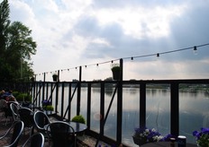 "Location "De Waal" and Oron brought nice weather from Israel"