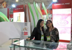 Margarita Verastegui and Erika Pisfil of Yamano del Perú.