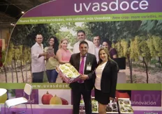 Alfredo y Estrella Miralles at the stand of their company Uvasdoce, promoting its new plantation with a wider range of grape varieties.
