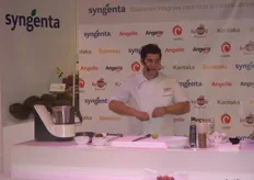 SYGENTA, at Fruit Attraction for the fifth consecutive edition, showing its contributions to the food industry. Juan Manuel Sánchez, winner of the 1st edition of the TV contest “MasterChef”, prepared recipes with some of the company’s fruits and vegetables, such as KUMATO tomatoes.