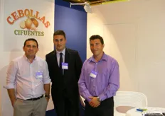 Team from Cebollas Cifuentes promoting their garlics, onions and potatoes from Albacete.