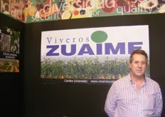 Antonio Hurtado Tomás, of Viveros Zuaime, presenting its seedlings for reforestation and several pistachio varieties.
