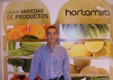 Ricardo M. Pérez Gea, of Hortamira, presenting its vegetables and citrus.