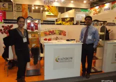Minette De Asis and Ravi Nandi from Rainbow International promoting grapes and mangos from India.