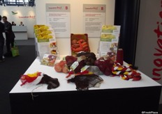 Nominee for the Fruit Logistica Innovation Award 2014. The compostable packaging nets are produced from modal cellulose fibre and are environmentally friendly both in production and in waste disposal.