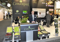 Eric Guasch from Comimpex promoting the brand Green Amber