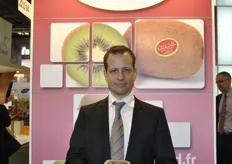 Jean-Baptiste Pinel promoting the Oscar Kiwi Fruits